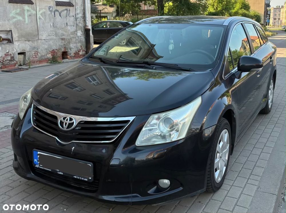 Toyota Avensis - 1