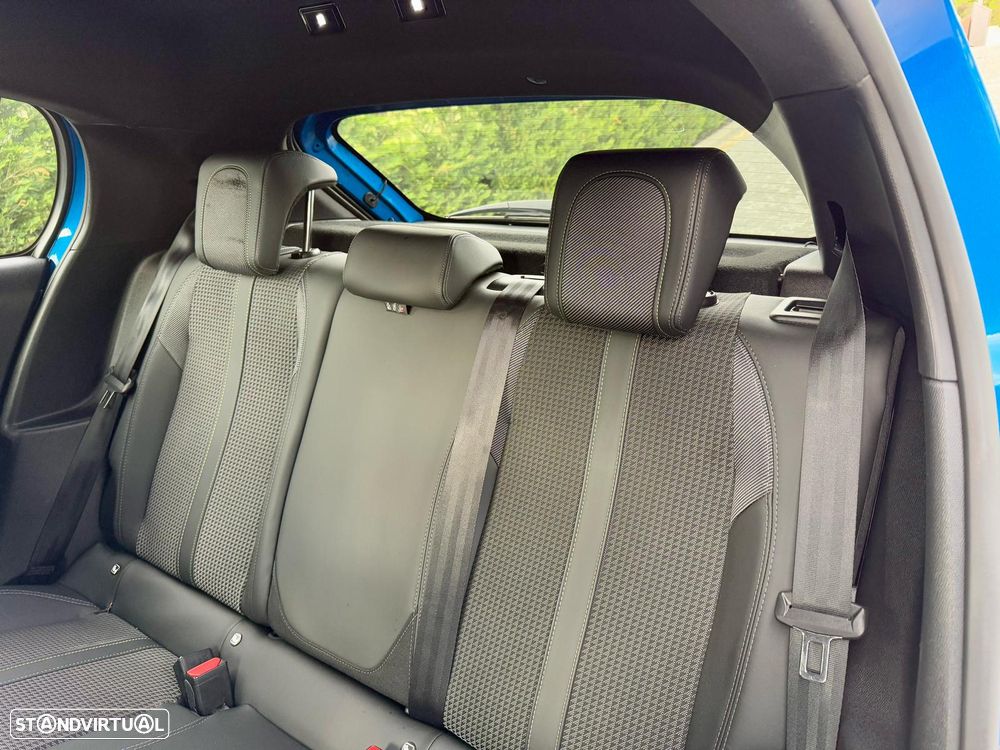 Peugeot e-208 GT Pack - 24