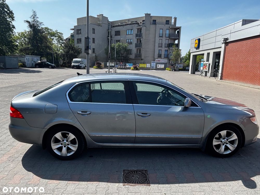 Skoda Superb 1.6 TDI GreenLine - 2