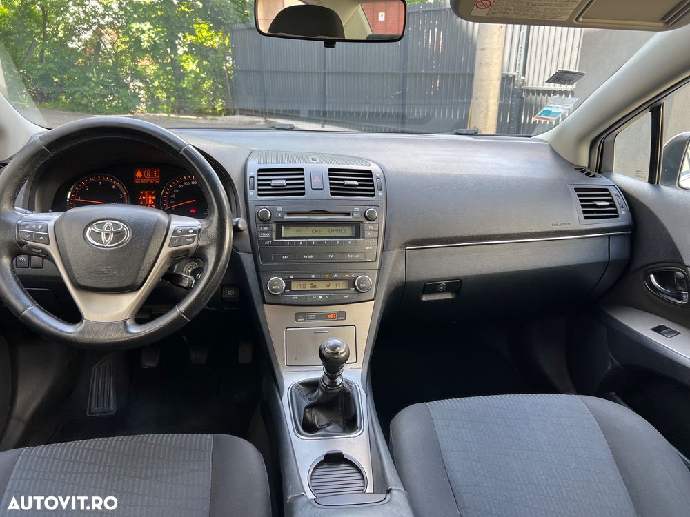 Toyota Avensis - 13