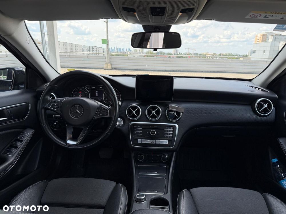 Mercedes-Benz Klasa A 180 7G-DCT Style - 16