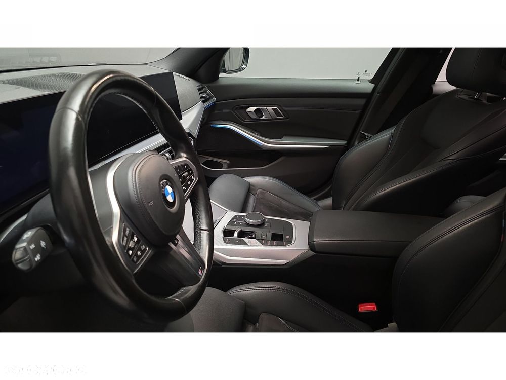 BMW Seria 3 320d xDrive mHEV M Sport - 30