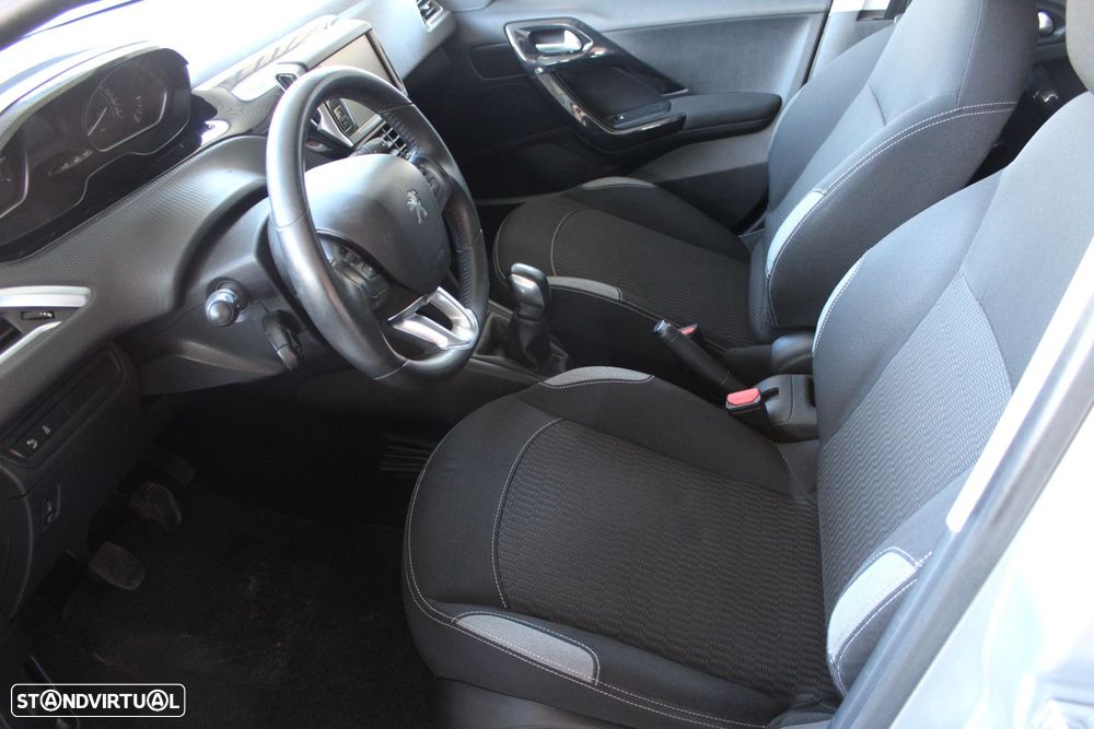 Peugeot 208 1.2 PureTech Style - 9