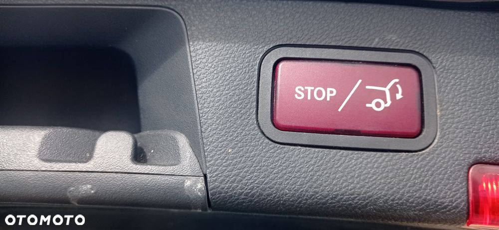 Mercedes-Benz Klasa C 300 CDI DPF 4Matic (BlueEFFICIENCY) 7G-TRONIC Avantgarde - 18