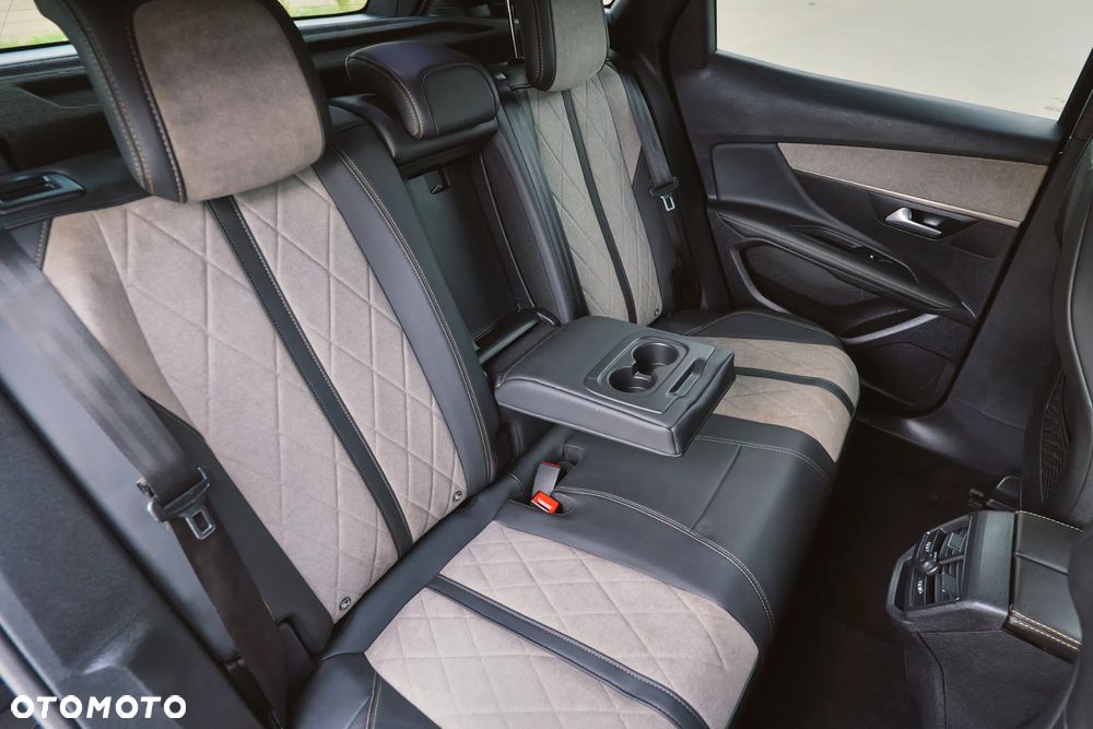 Peugeot 3008 225 e-EAT8 GT - 24