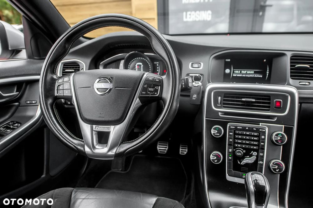 Volvo V60 D4 Drive-E R-Design Momentum - 25