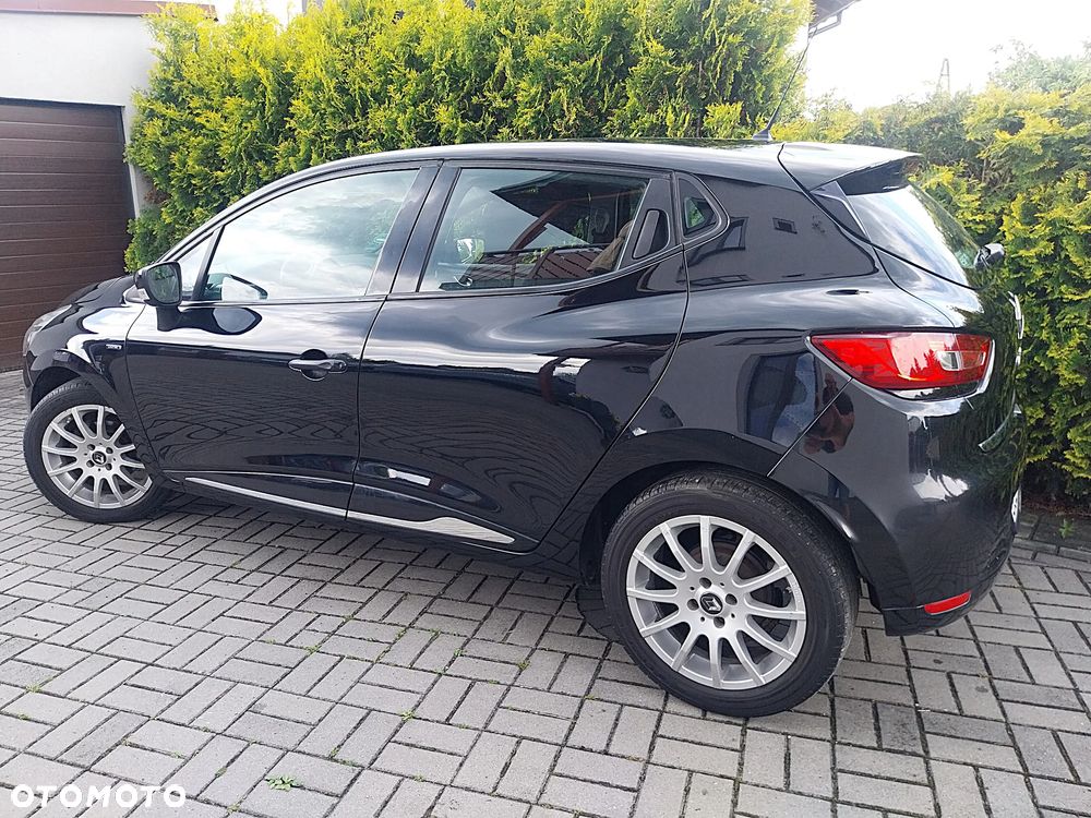 Renault Clio 1.2 16V 75 LIMITED - 26