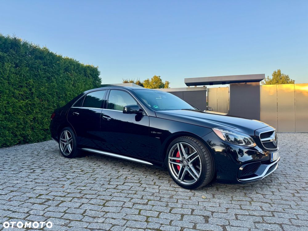 Mercedes-Benz Klasa E 63 AMG S 4-Matic - 3