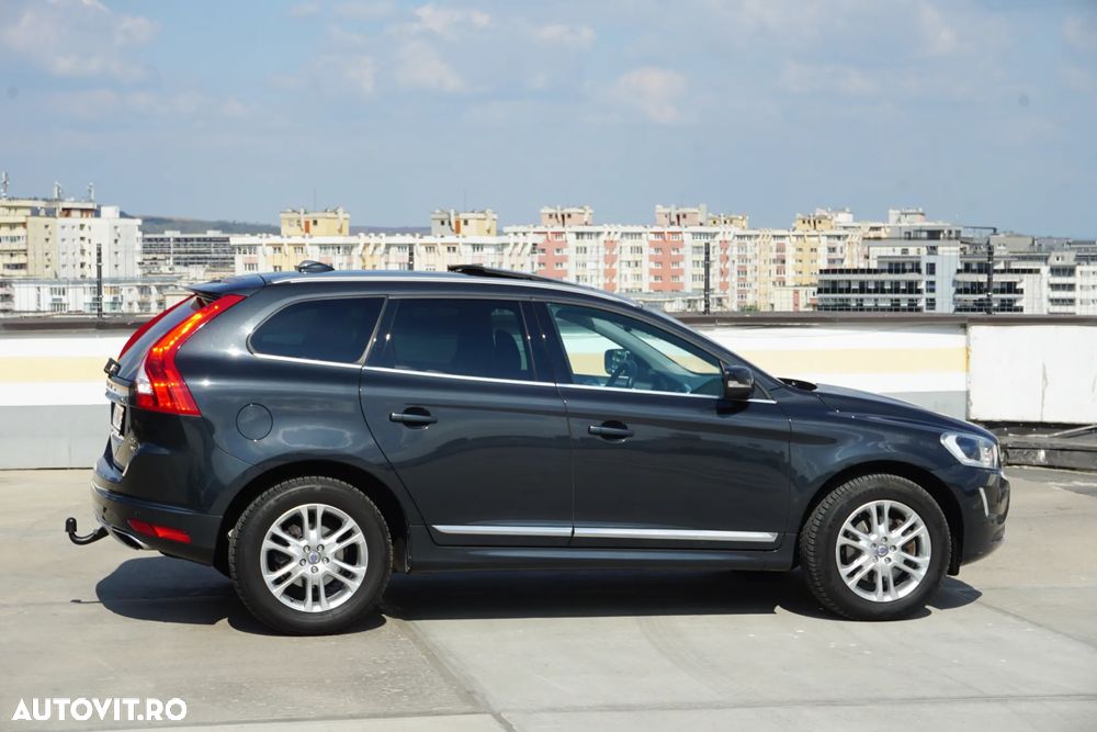 Volvo XC 60 D5 AWD Geartronic Summum - 4