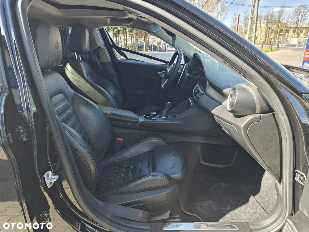 Alfa Romeo Giulia - 11