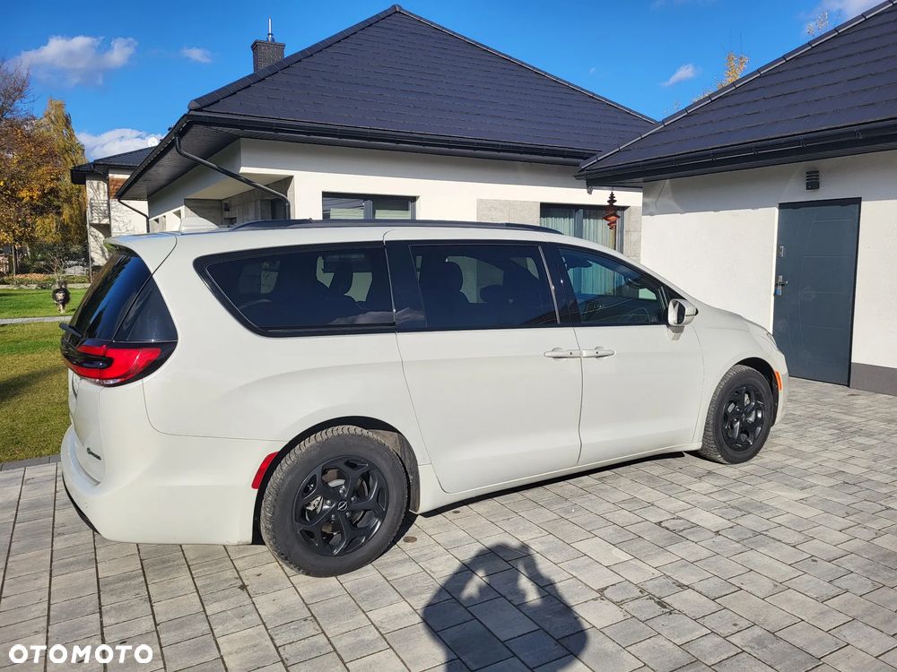 Chrysler Pacifica - 5