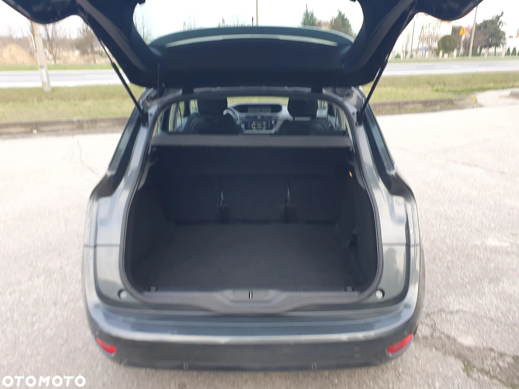 Citroën C4 Picasso 1.6 e-HDi Exclusive - 10