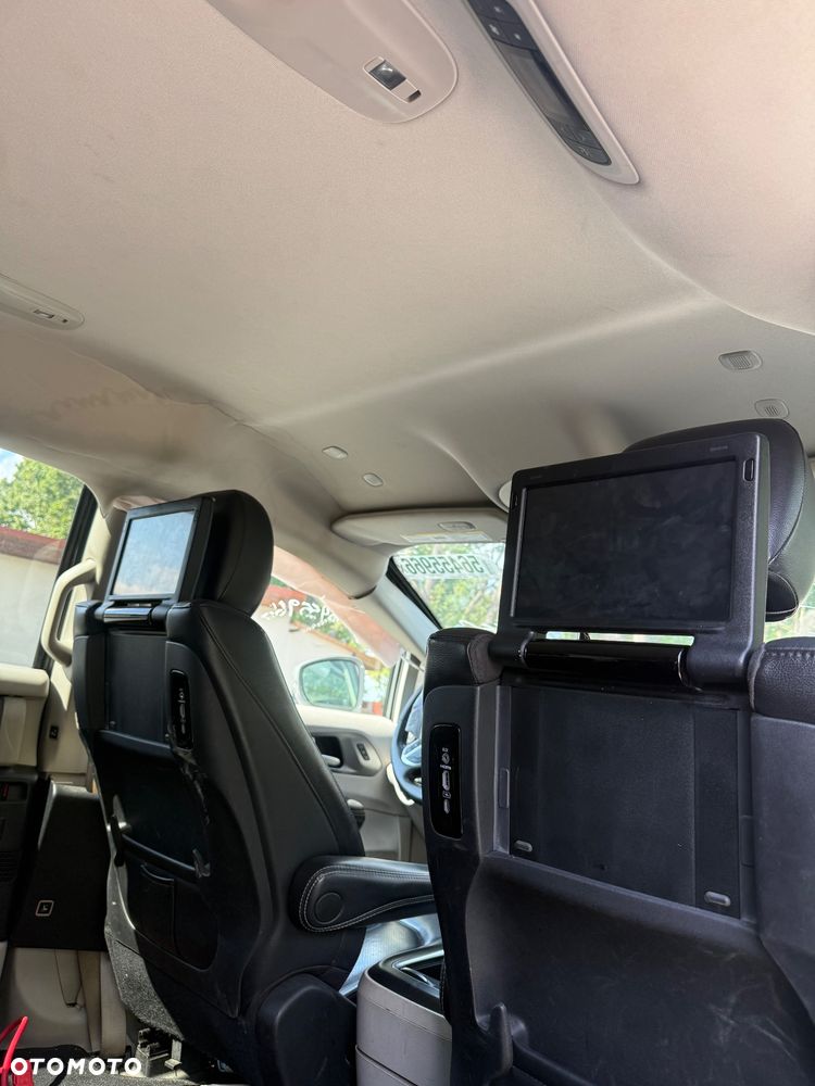 Chrysler Pacifica - 11