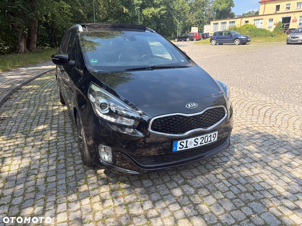 Kia Carens - 14