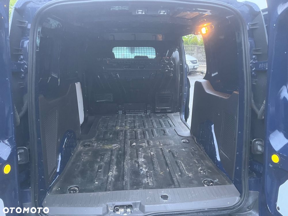 Ford Transit Connect - 13