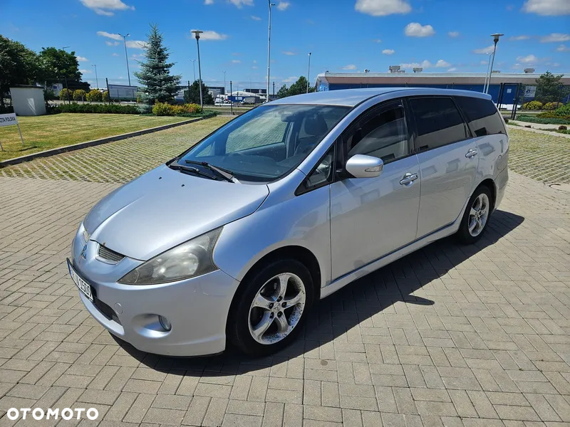 Mitsubishi Grandis - 14