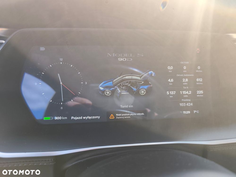Tesla Model S - 15