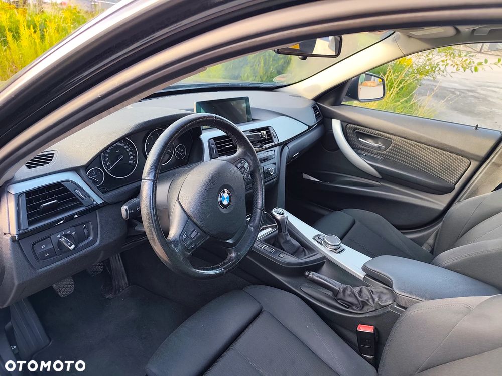BMW Seria 3 320d - 3