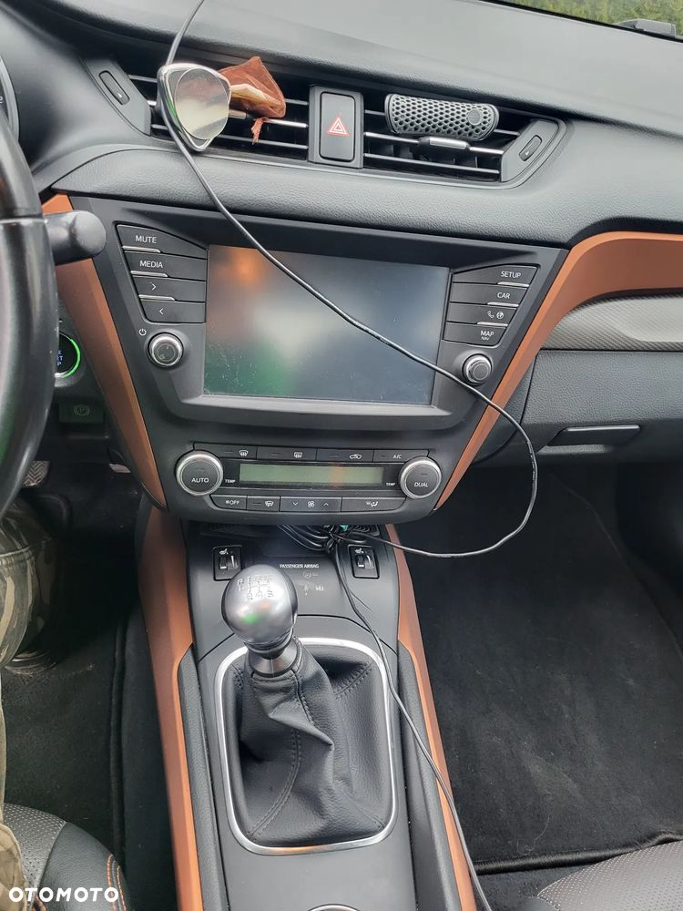 Toyota Avensis 1.8 Premium - 13