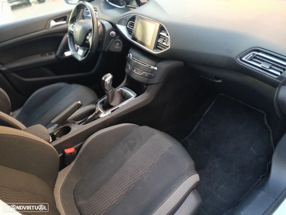 Peugeot 308 1.2 PureTech Style J17 - 21