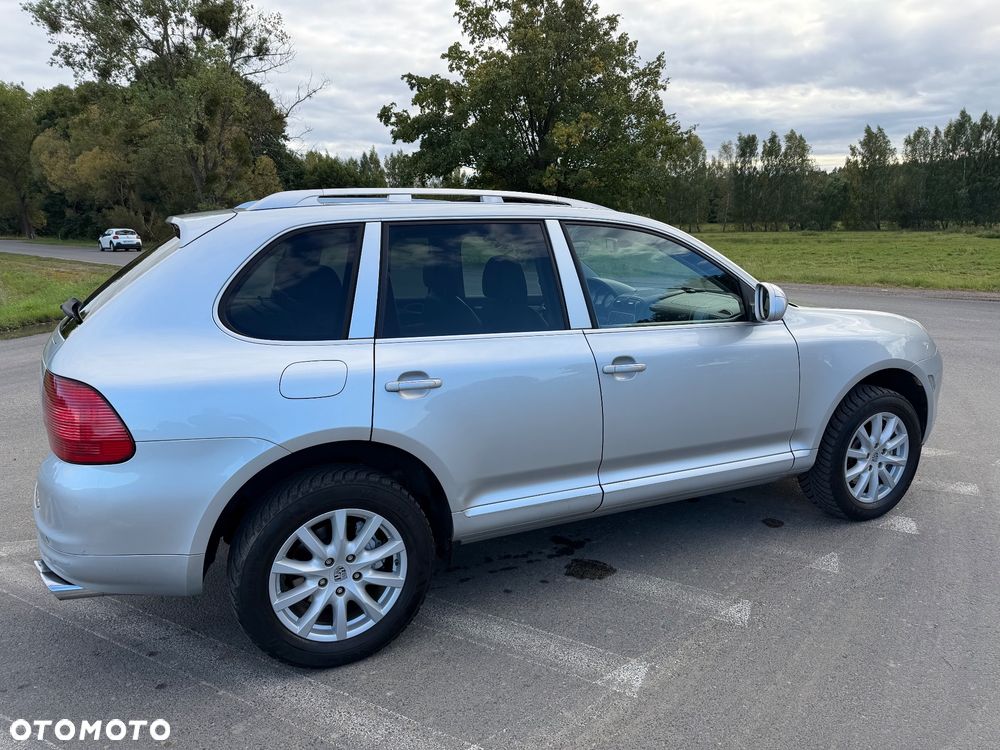 Porsche Cayenne - 26