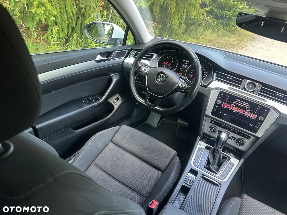 Volkswagen Passat 2.0 TDI SCR Trendline DSG - 24