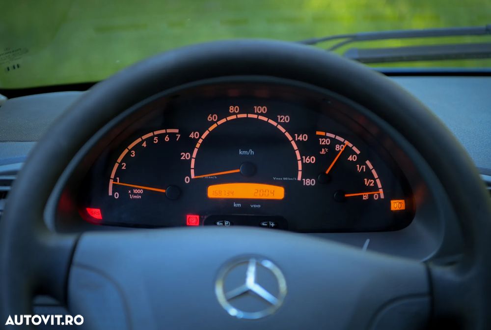 Mercedes-Benz Sprinter 311 CDI - 7 locuri - 17