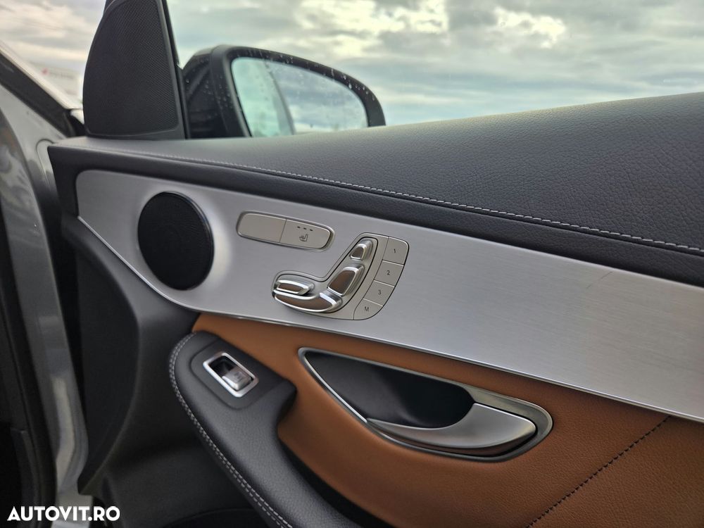 Mercedes-Benz GLC Coupe 300 4Matic 9G-TRONIC AMG Line - 26