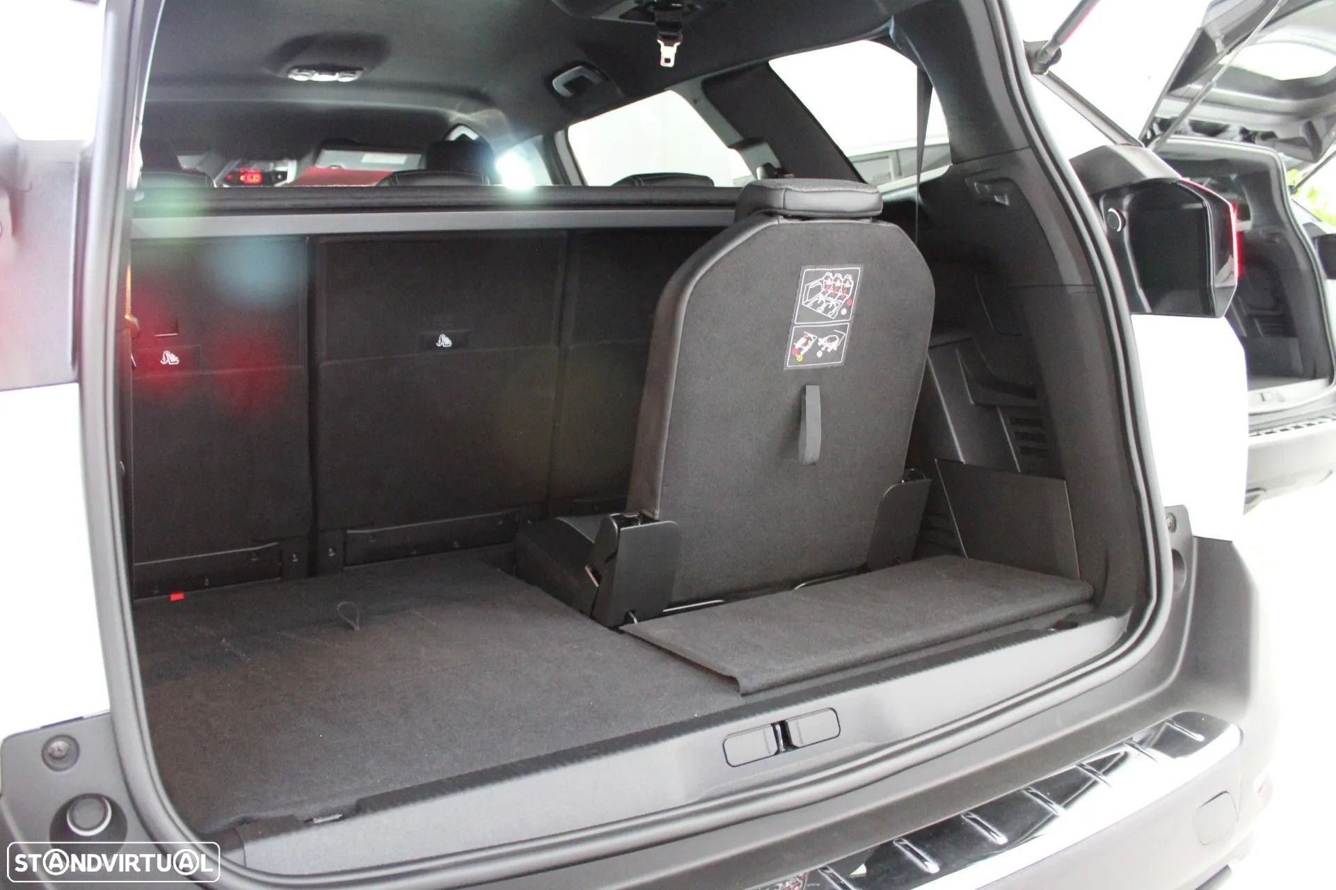 Peugeot 5008 1.2 PureTech Allure Pack EAT8 - 20