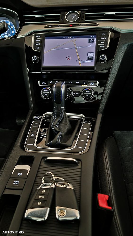 Volkswagen Passat - 18