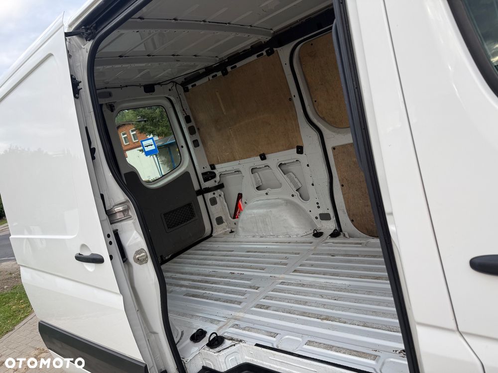 Volkswagen Crafrer - 24