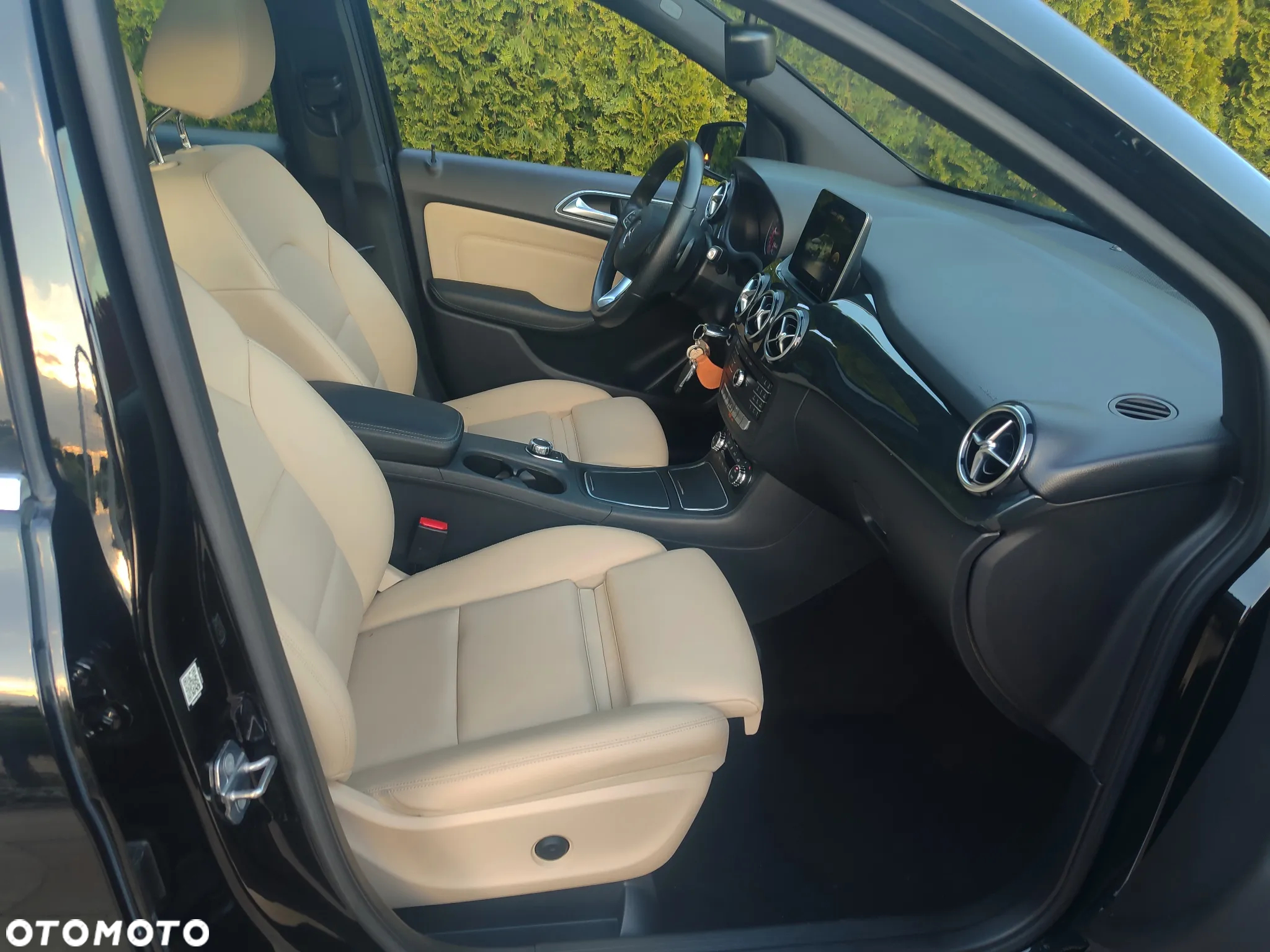 Mercedes-Benz Klasa B 250 4Matic 7G-DCT - 25
