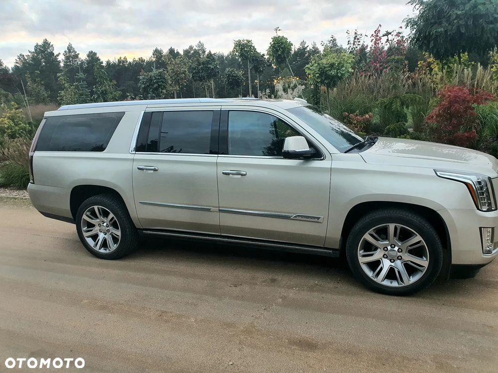 Cadillac Escalade ESV 6.2 V8 AWD AT Premium - 3