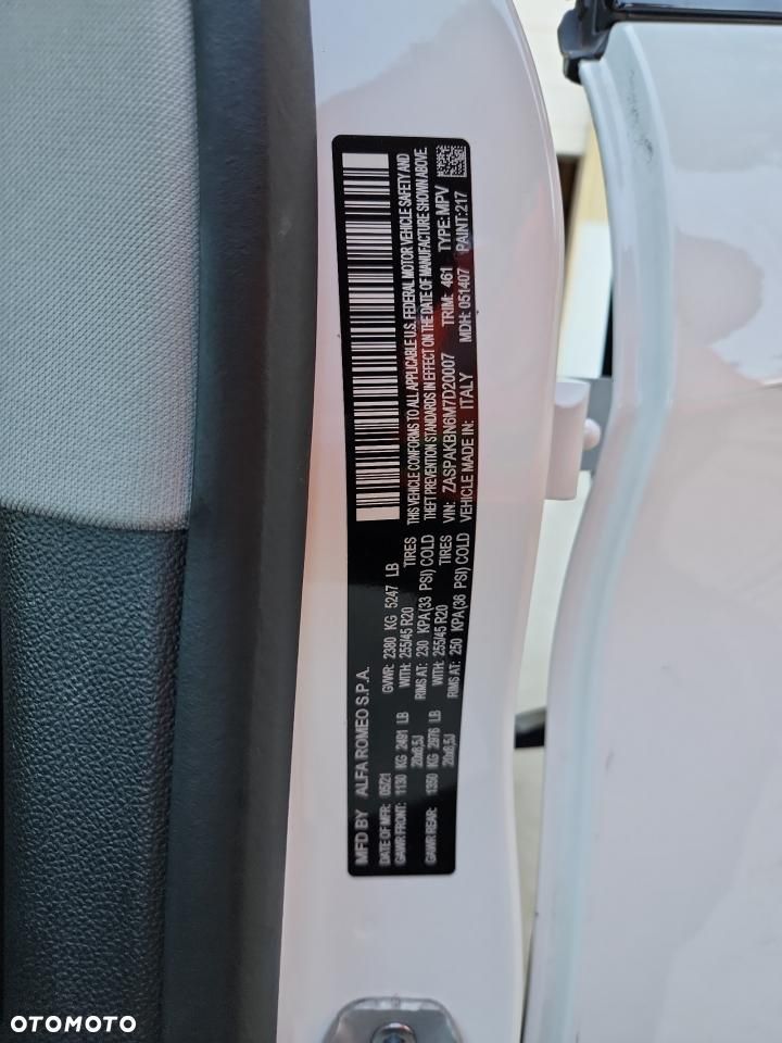 Alfa Romeo Stelvio 2.0 Turbo 16V AT8-Q4 Ti - 13