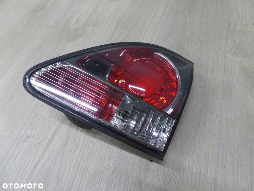 LEXUS RX 300 330 LIFT 00-03 LAMPA TYL PRAWA W KLAPE - 3