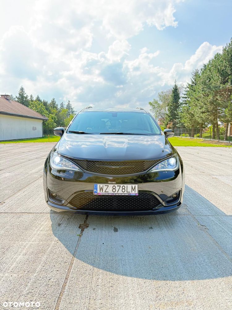 Chrysler Pacifica - 3