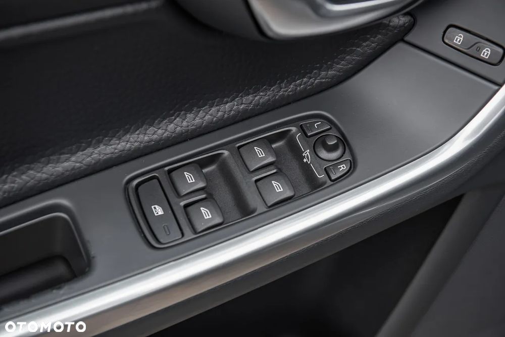 Volvo V60 D2 Momentum - 28