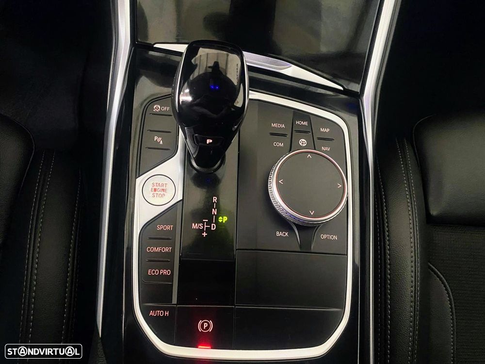 BMW 318 d Line Sport Auto - 33