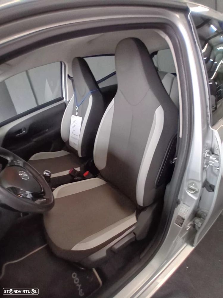 Toyota Aygo 1.0 X-Play+AC - 15