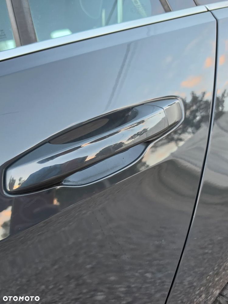 Volkswagen Golf 1.6 TDI Comfortline DSG - 8