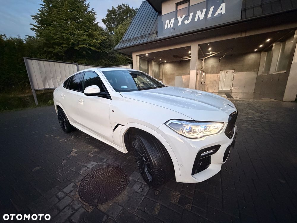 BMW X6 xDrive40d mHEV - 16
