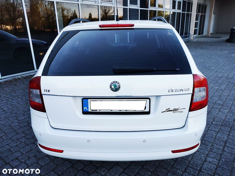 Skoda Octavia 1.6 TDI DPF FAMILY - 9
