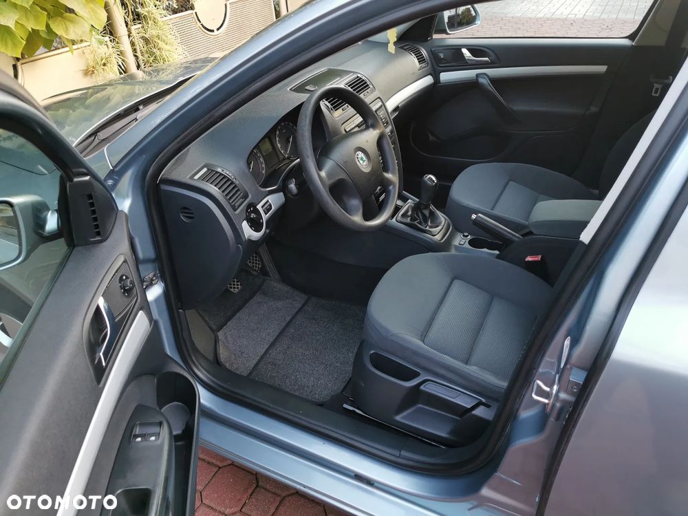 Skoda Octavia 1.6 Classic - 12