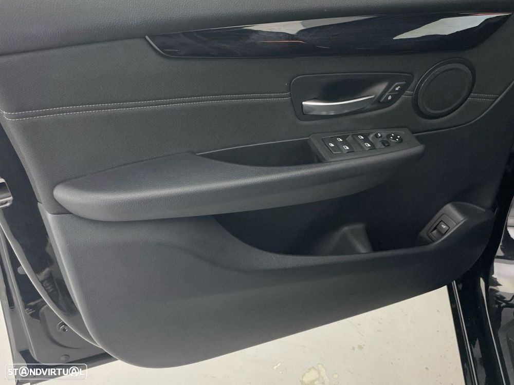 BMW 216 Active Tourer d Auto - 18