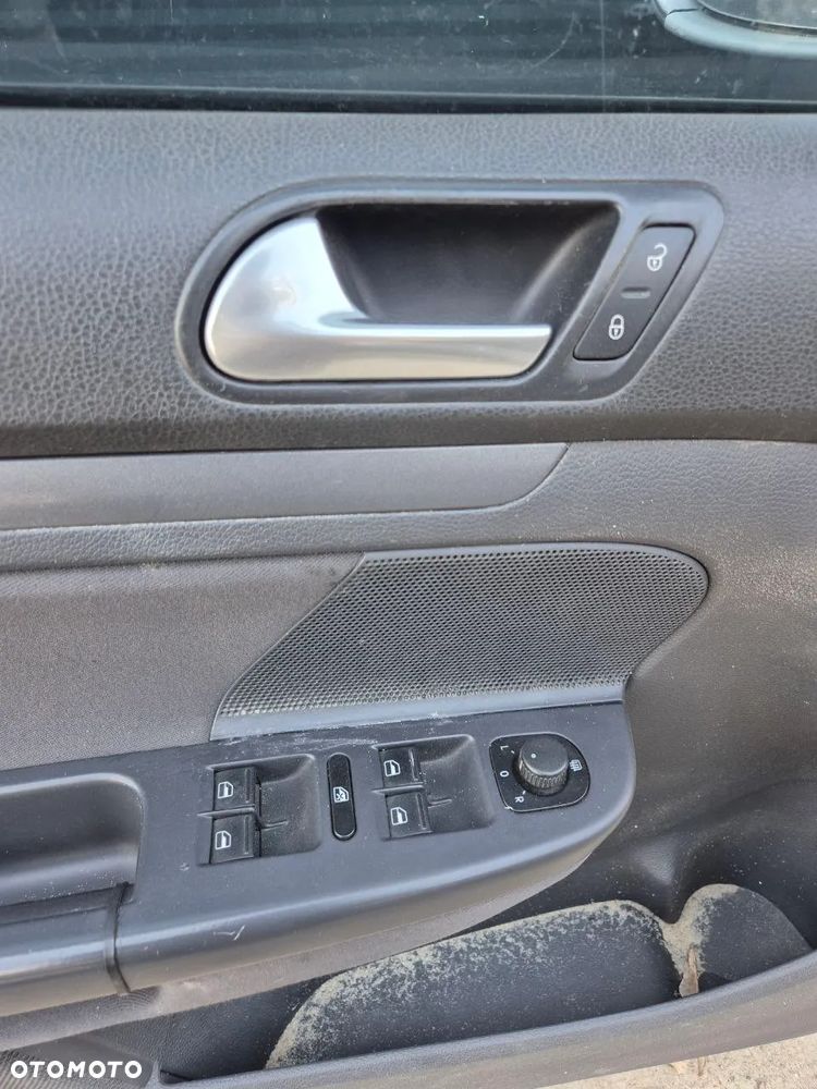 DRZWI VW GOLF VI - 13