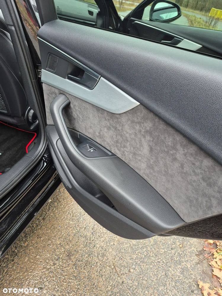 Audi A4 Avant 2.0 TDI S tronic quattro - 34