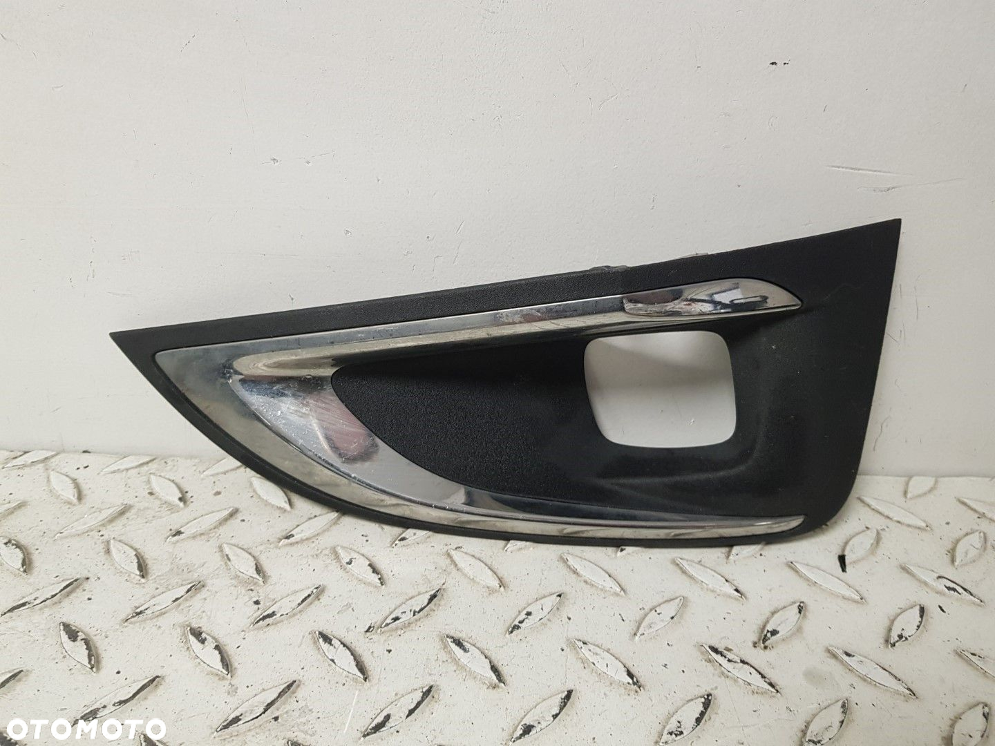 ORYGINALNA KRATKA HALOGENU ZDERZAKA PRAWY PRZÓD PEUGEOT 3008 2 5008 II 16-21  915692777D - 2