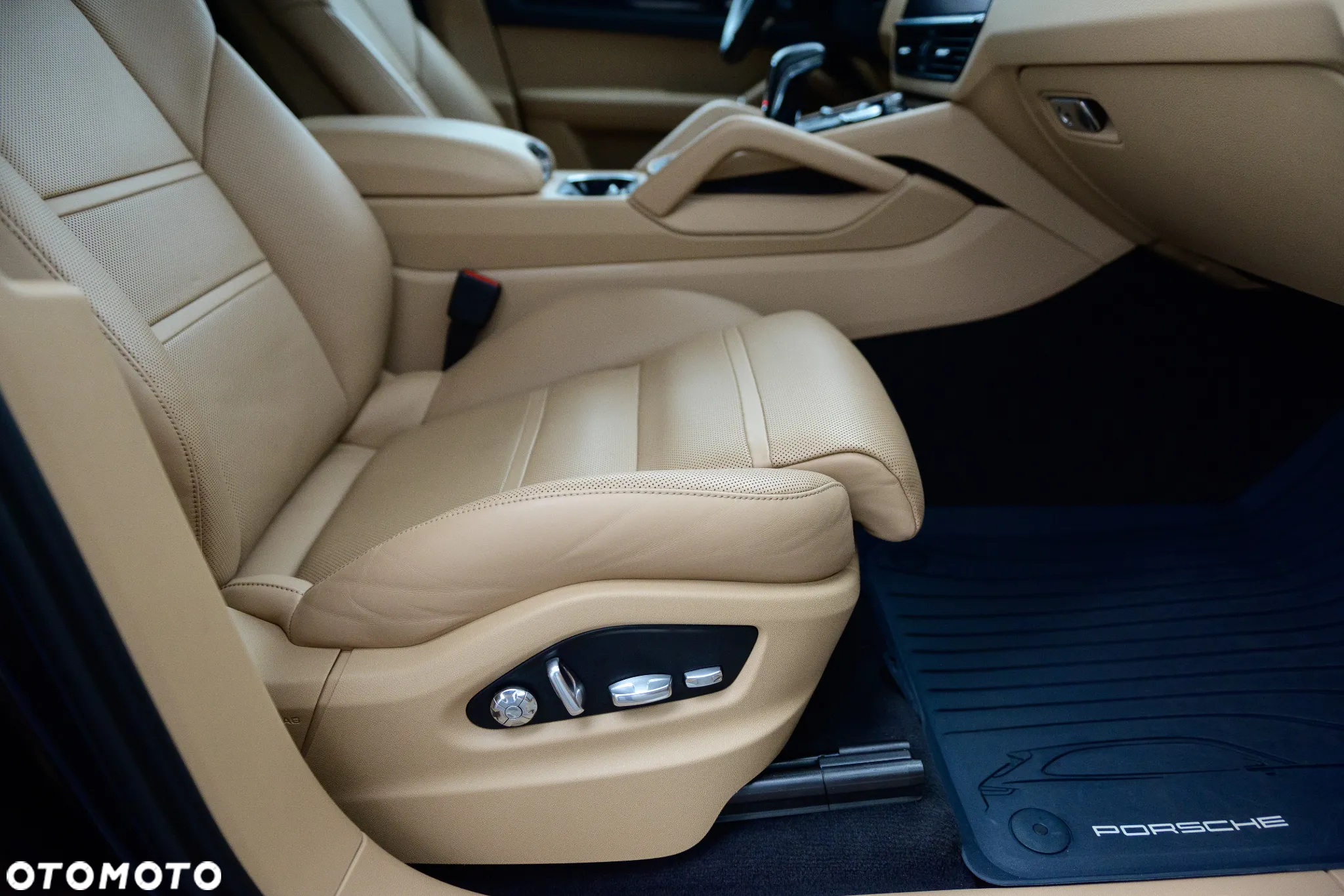 Porsche Cayenne E-Hybrid Platinum Edition - 13
