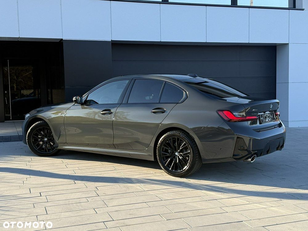 BMW Seria 3 320d xDrive M Sport - 17