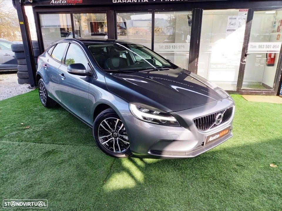 Volvo V40 2.0 D2 Momentum Geartronic - 1